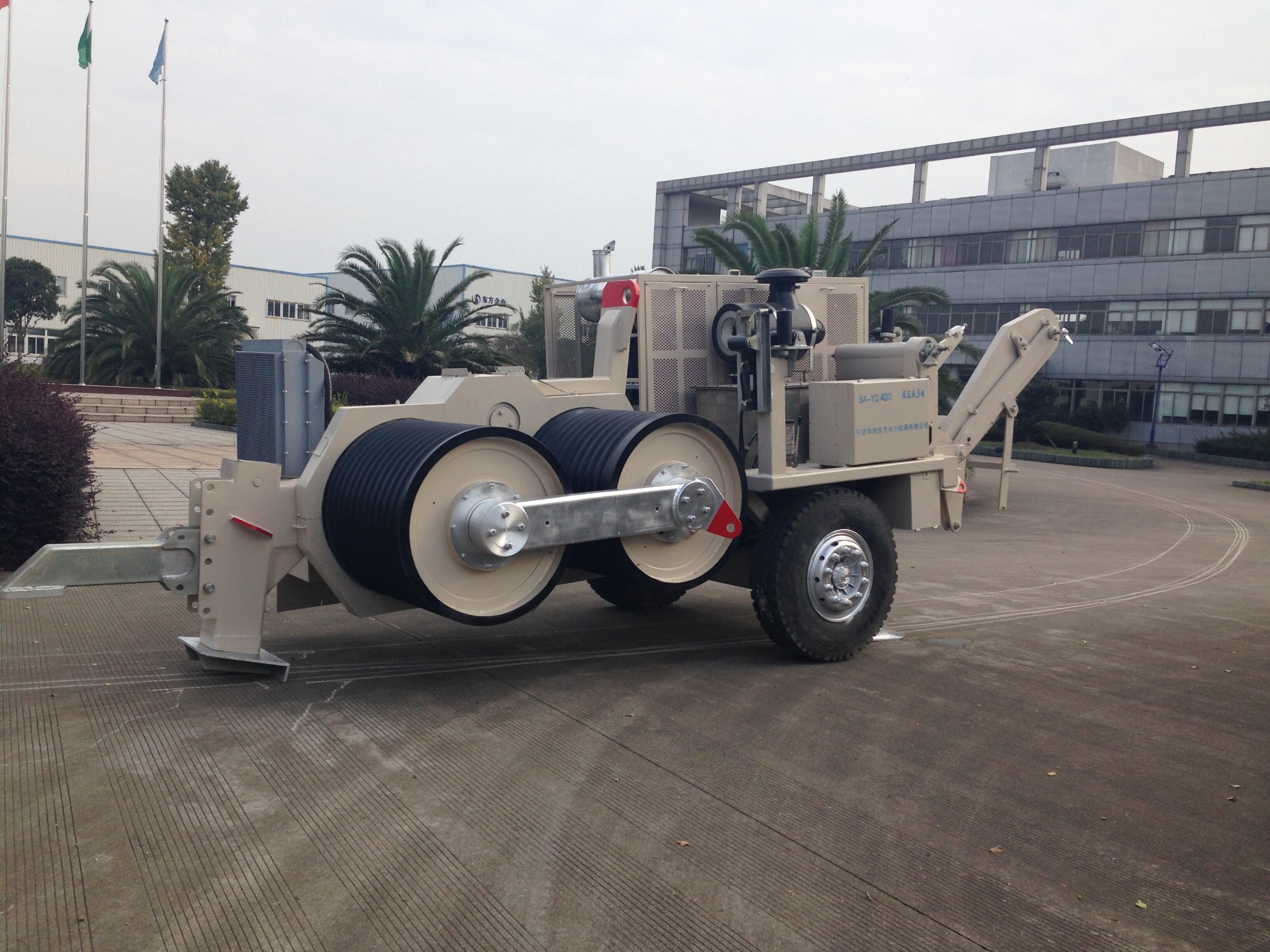 1000KV transmission line stringing equipment 40 ton Hydraulic Puller SA